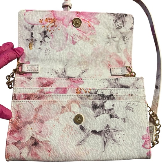 Betsey Johnson White/Gold Floral Small Crossbody Bag/Purse Adjustable Strap NWOT - Picture 4 of 7